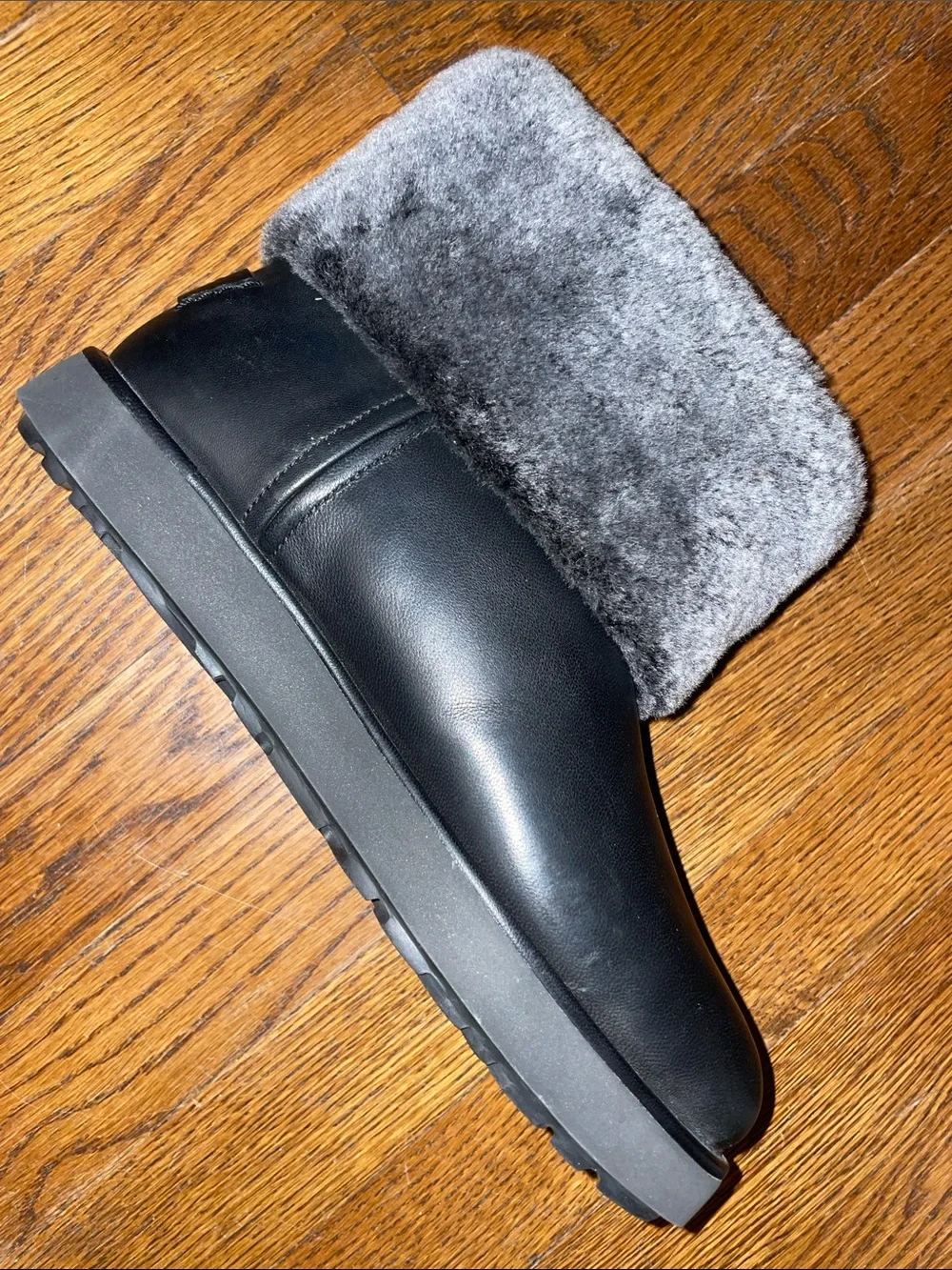 UGG classic Berge mini leather slip on boots